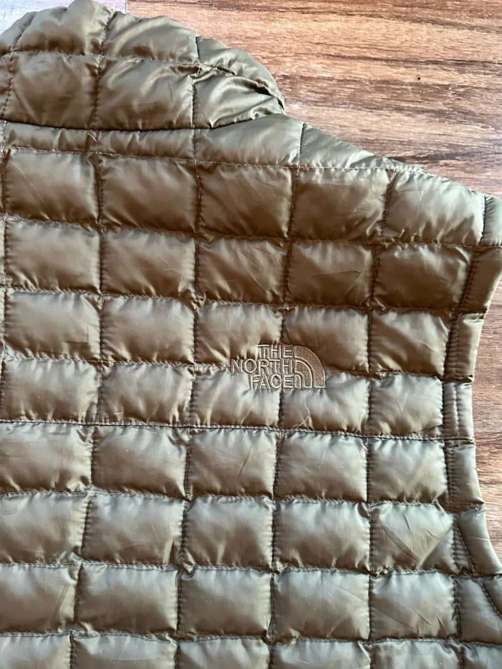 The North Face Men's Thermoball Vest in Woodland Green. Size L. *minor flaw*